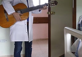 Imagen de una terapia con música para paliativos.