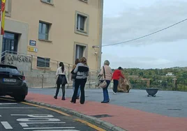 Imagen de la nueva plaza junto a la comisaría en homenajea a la Policía Nacional en su 200 aniversario.