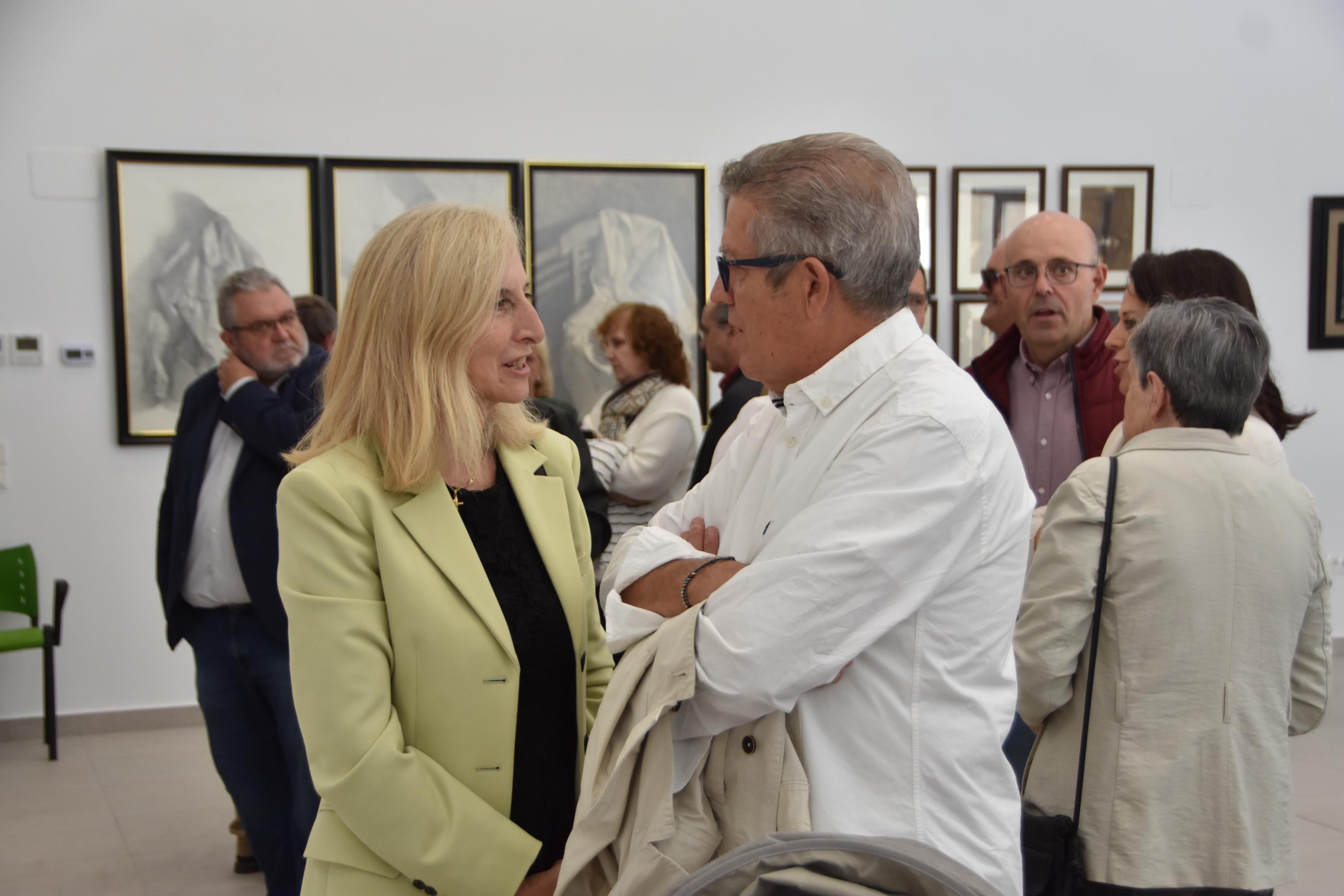 Inaugurada en Alba &#039;Trazos y pinceladas&#039; del artista Cotobal