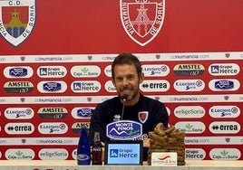 Aitor Calle, entrenador del CD Numancia.