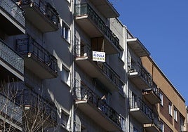 Anuncio de alquiler de un piso en la capital salmantina.