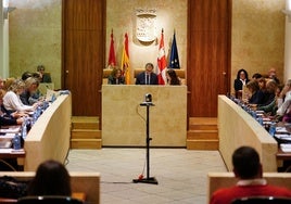 Los concejales y el alcalde durante el pleno celebrado en el Ayuntamiento.