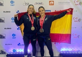 Laura García Rincón (derecha), con María Olalla, que también conquistó medallas.