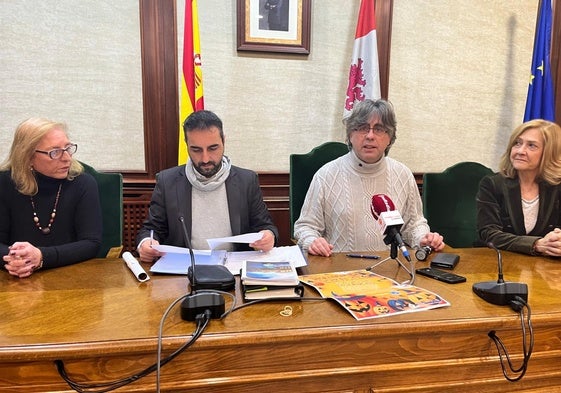 Maite Crego, Javier Hernández, Luis Francisco Martín y Purificación Pozo, esta tarde en el Ayuntamiento de Béjar.