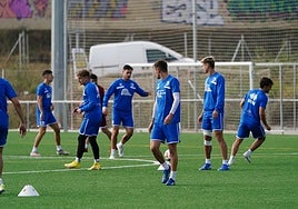 La plantilla de Unionistas, en una sesión de trabajo en el campo anexo al Reina Sofía.