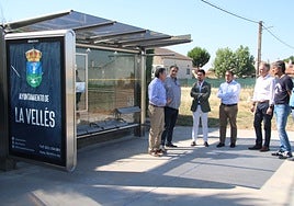 El director general de Carreteras de la Junta, Jesús Félix Puerta, en una visita a La Vellés.