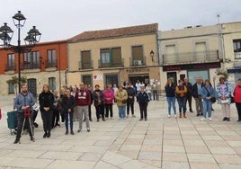 Minuto de silencio en la plaza de España de Cantalpino.