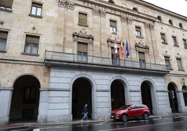 Fachada del edificio de la Audiencia Provincial en la Gran Vía.