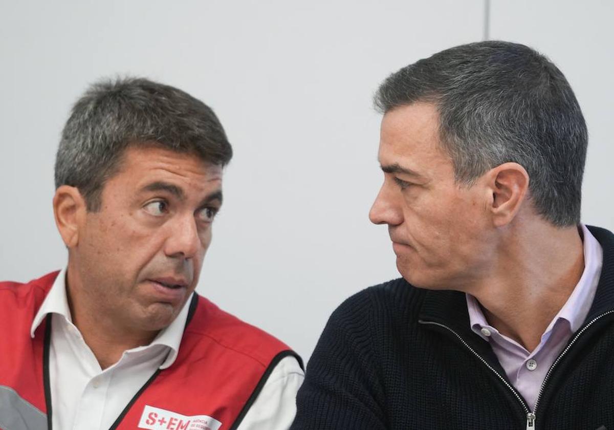 Mazón y Sánchez durante una reunión en el CECOPI de la Comunitat Valenciana.