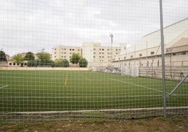 Instalación deportiva vacía.