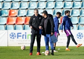 José Gallego y Jehu Chiapas, en el entrenamiento del martes en el Helmántico.