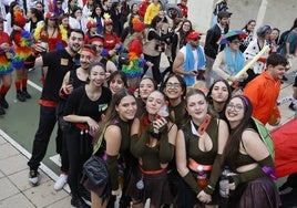 Las sotas de la baraja, un ejército de jedis y la charanga toman las calles de Salamanca