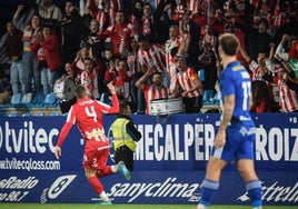 Pablo Clavería celebra su tanto en la última salida del Zamora CF.