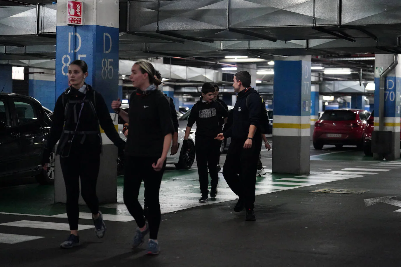 La invasión zombie en el Centro Comercial El Tormes, en imágenes