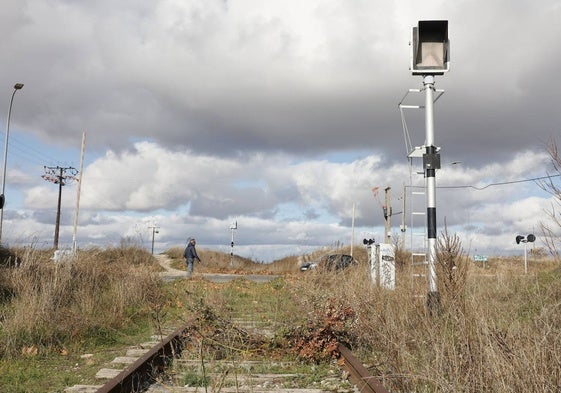 Las vías abandonadas de la antigua Ruta de la Plata a su paso por Salamanca.