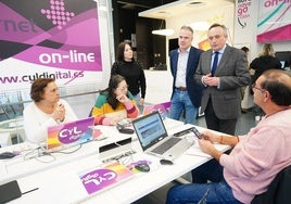 Luis Enrique Ortega durante su visita al Espacio CyL Digital de Salamanca.