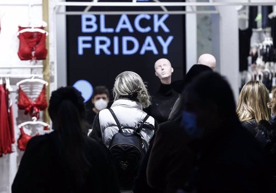 Black Friday en un comercio de ropa |