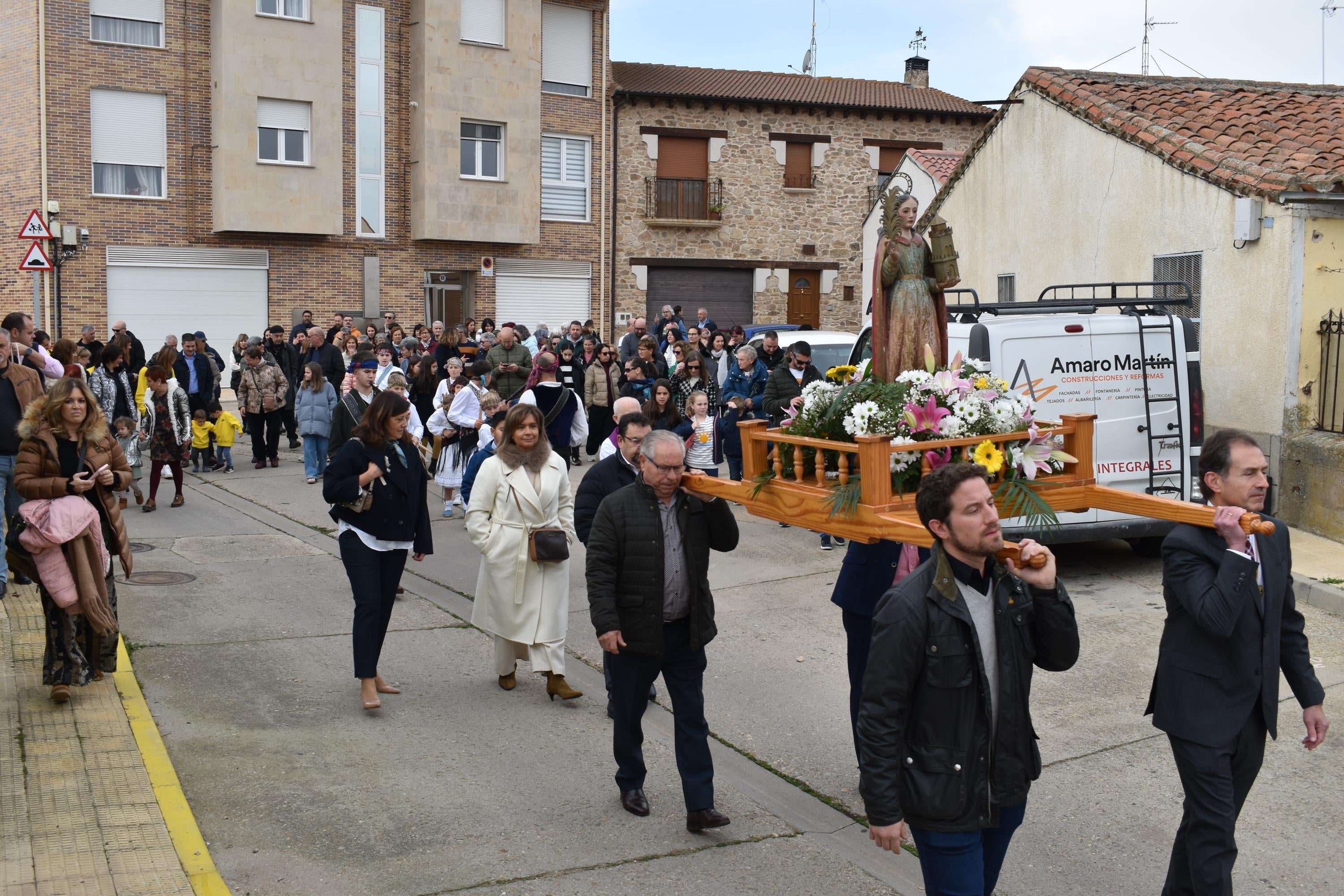 Aldeatejada cierra las fiestas de Santa Bárbara con los bailes de paleos