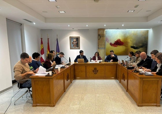 Reunión de los concejales de Peñaranda de Bracamonte en la sesión de pleno de diciembre.