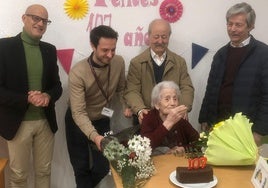 Agustina Vicente en la celebración de su 107 cumpleaños en Santa Marta de Tormes.