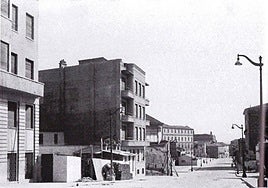 Vista de la nueva Gran Vía en construcción desde la actual plaza del Empresario. Corría el año 1944.
