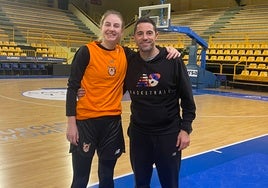 Karlie Samuelson y Víctor Lapeña, antes de empezar el entrenamiento en Würzburg este martes.