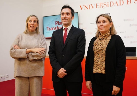 Blanca Ares, Federico Bueno y María Teresa Escribano.