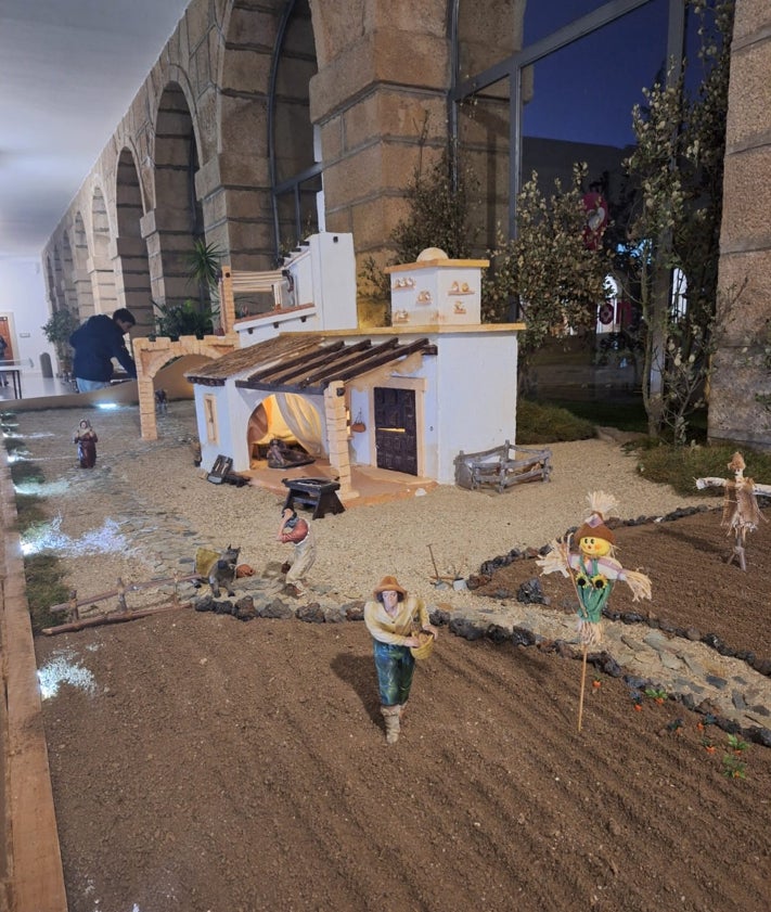 Imagen secundaria 2 - Así es el gigantesco belén de los Padres Reparadores de Alba de Tormes con 83 metros cuadrados