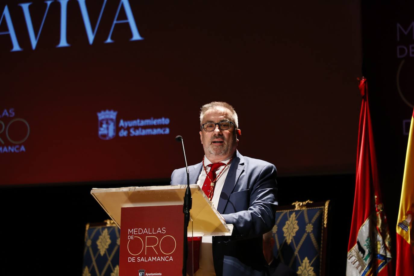 Godofredo García, Sayagués y Aviva recogen las Medallas de Oro