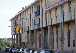 La Comisaría de Policía ubicada en la calle Jardines.