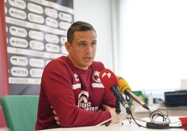 Dani Llácer en la rueda de prensa previa al duelo contra la Real Sociedad B.