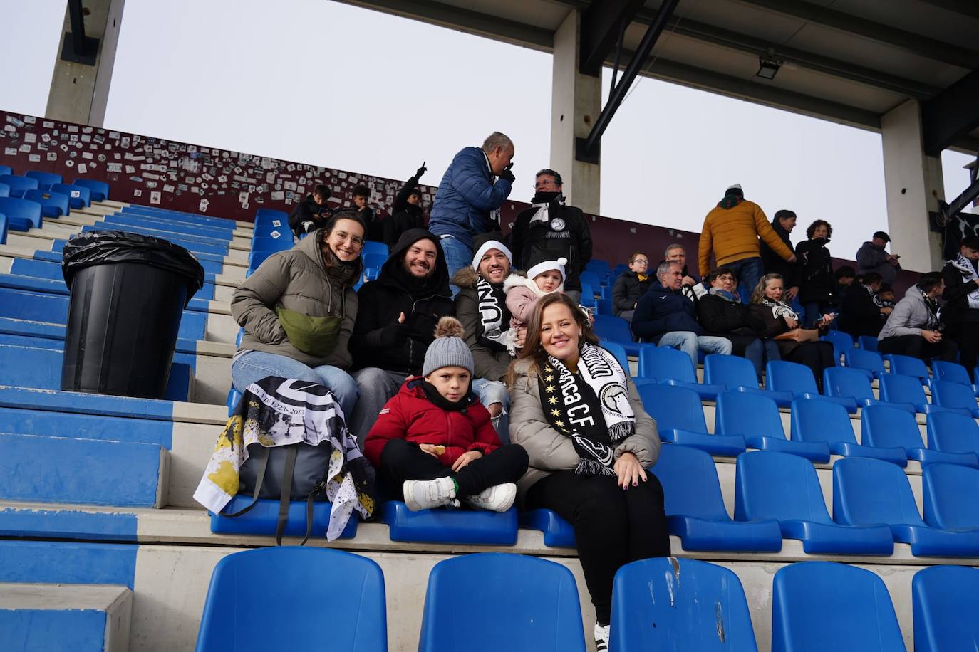 Búscate en la grada del Reina Sofía en el partido entre Unionistas y la Real Sociedad B