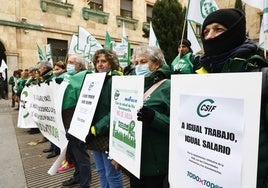 Concentración de CSIF frente a la subdelegación del Gobierno en Salamanca.