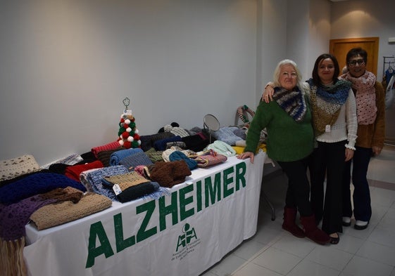 Grupo de mujeres voluntarias de 'Tejemaneje'.