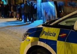 Policía Local de Salamanca en una actuación nocturna.