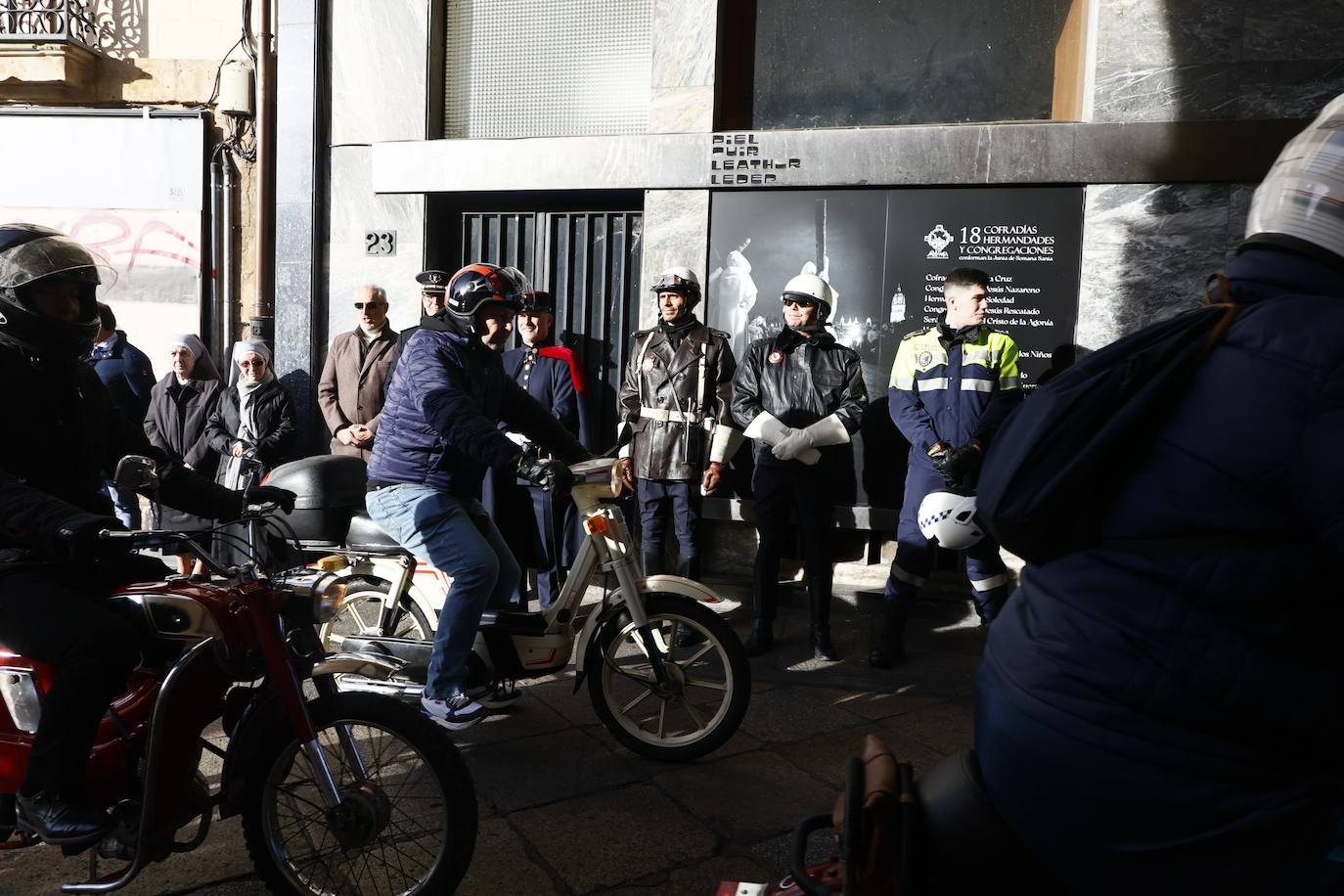 Rugido de motores para celebrar el XXVII Día del Guardia Urbano