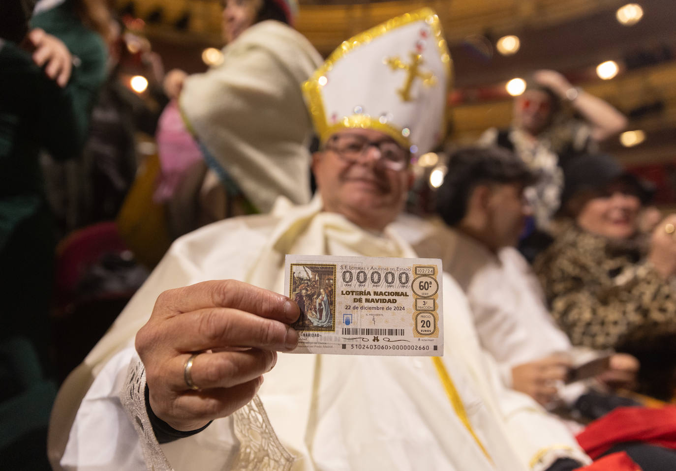 Un gato negro, el &#039;Papa de la Lotería&#039; y la mítica Manoli: las mejores imágenes del sorteo de Navidad 2024: &quot;¡A por el Gordo!&quot;