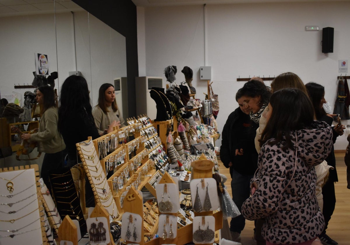 Cita solidaria en el mercado de Castellanos de Moriscos