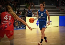 Lydia Giomi y Laura Gil, en un amistoso en pretemporada.