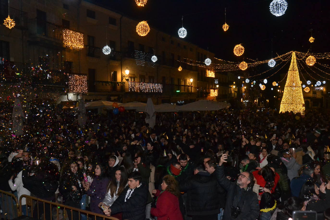 Los jóvenes de Ciudad Rodrigo festejan la entrada al 2025