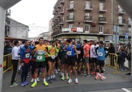 Instantes previos a la salida de la carrera absoluta en Vitigudino