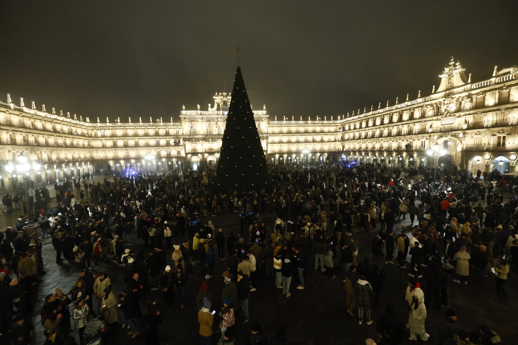 La Plaza Mayor se llena de buenos deseos para el Año Nuevo