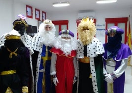 Imagen de la comitiva de los tres Reyes Magos en Cantagallo.