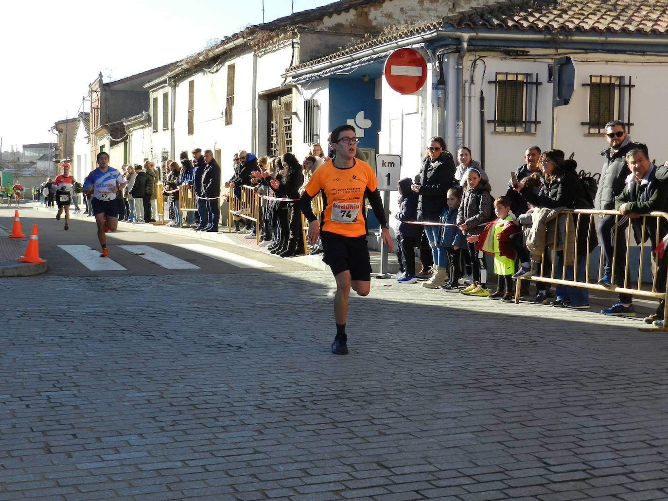 Alberto Bravo y Verónica Sánchez dominan el Cross Popular Pini de Cantalpino