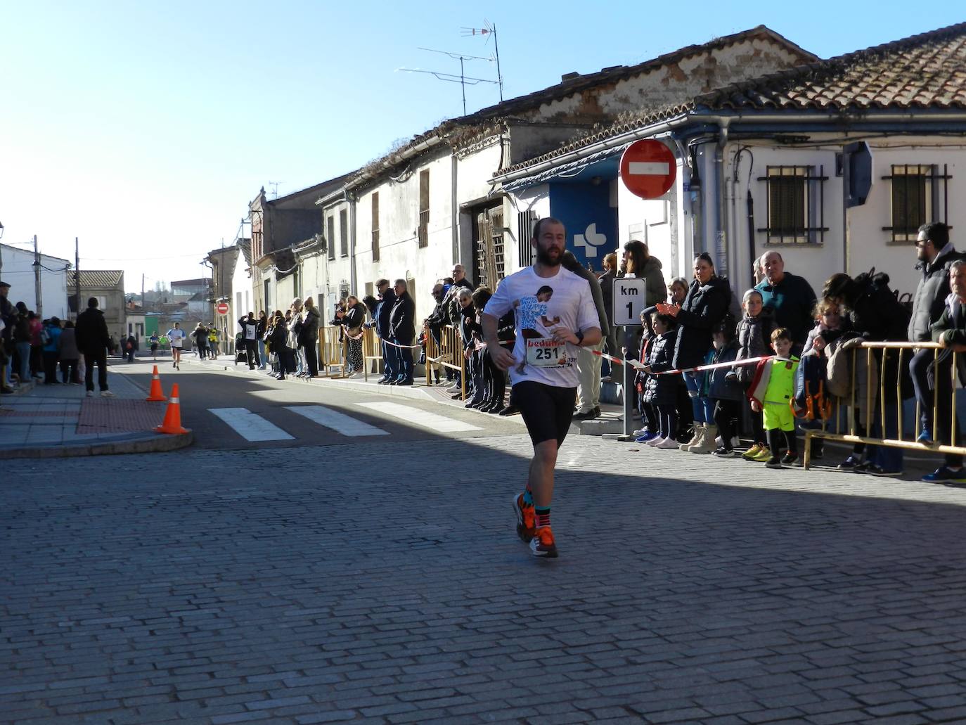 Alberto Bravo y Verónica Sánchez dominan el Cross Popular Pini de Cantalpino