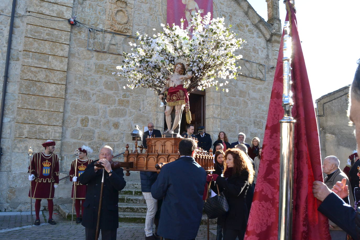 Ciudad Rodrigo arropa a San Sebastián en su marcha a la Catedral