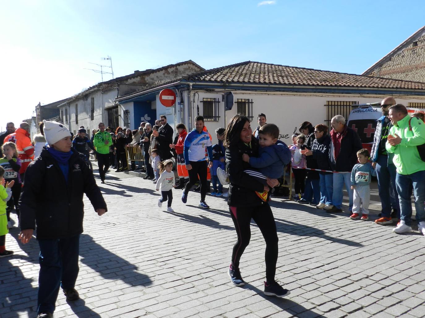 Alberto Bravo y Verónica Sánchez dominan el Cross Popular Pini de Cantalpino