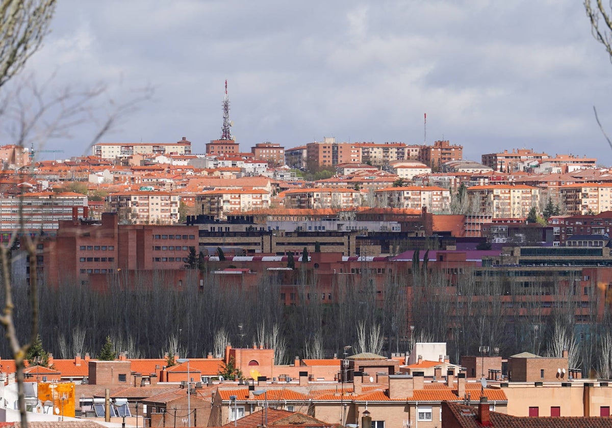 Vista aérea de decenas de edificios de viviendas de Salamanca.