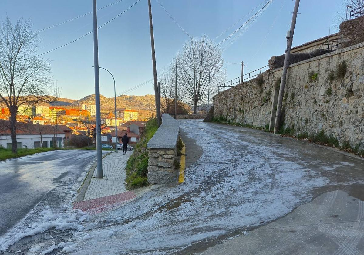 Imagen de la calle congelada en la mañana de este martes, 14 de enero.