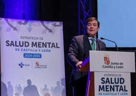 El presidente de la Junta de Castilla y León, Alfonso Fernández Mañueco, este martes, durante la presentación de la Estrategia de Salud Mental de la Comunidad.